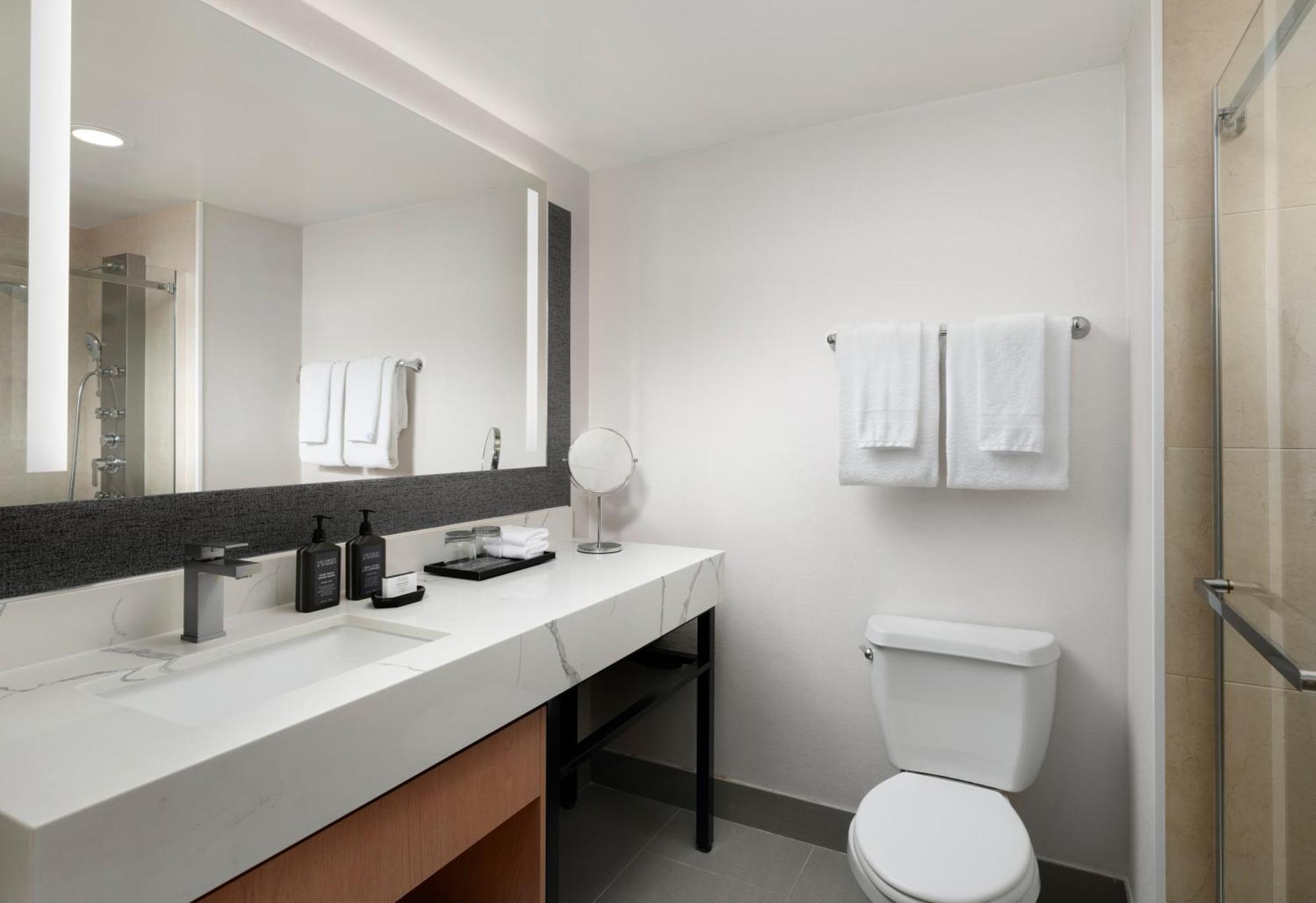 Sheraton Ontario Airport Hotel Екстер'єр фото