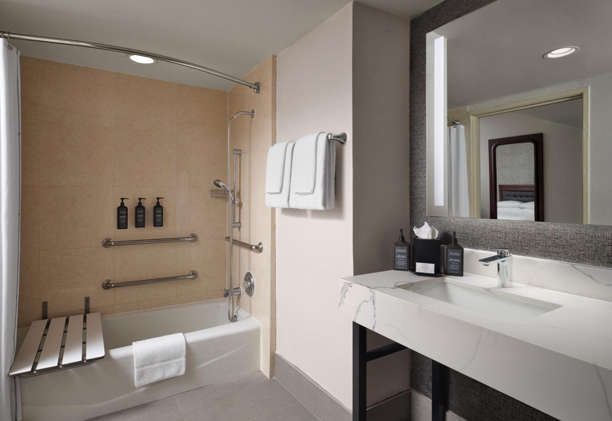 Sheraton Ontario Airport Hotel Екстер'єр фото