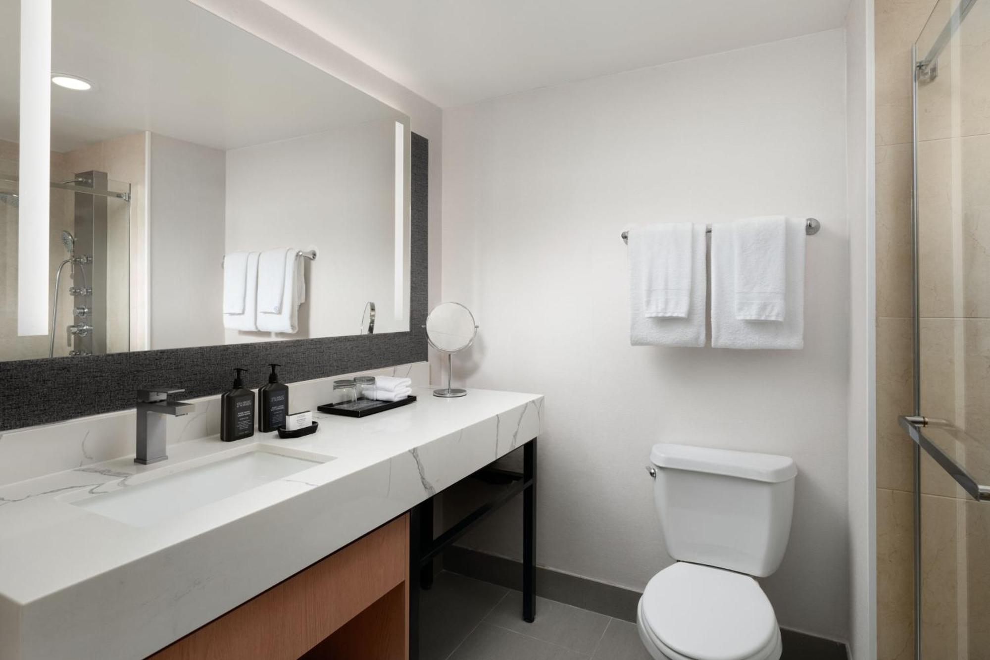 Sheraton Ontario Airport Hotel Екстер'єр фото