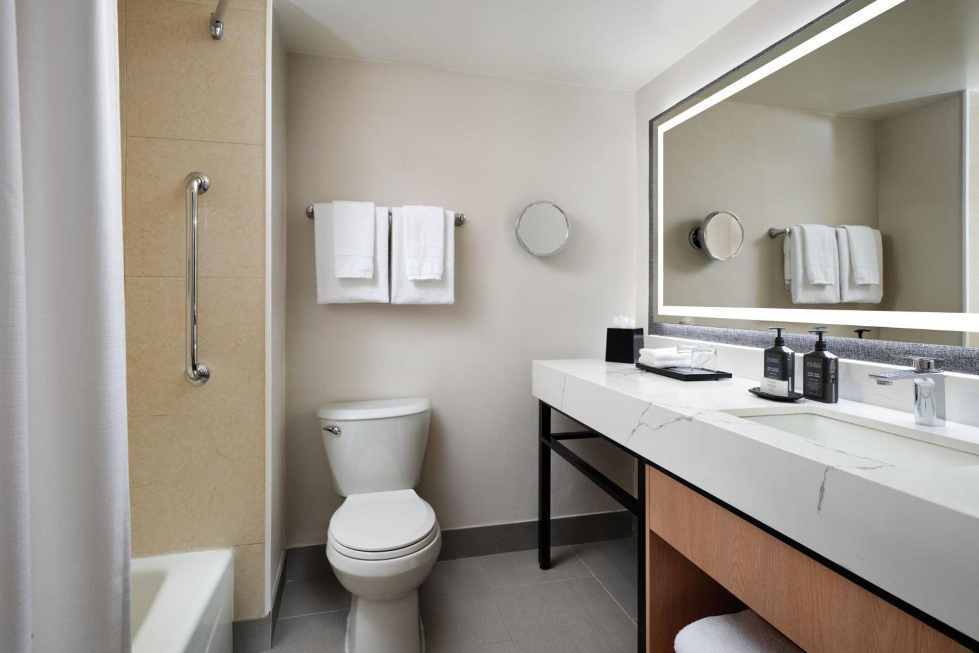 Sheraton Ontario Airport Hotel Екстер'єр фото